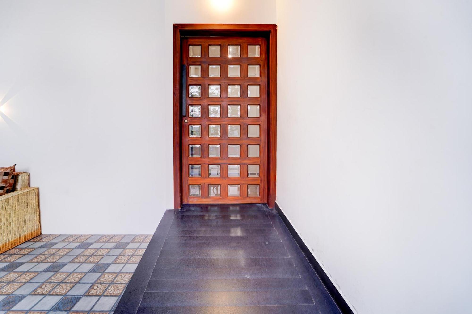Super Hotel O Gandhi Nagar Near South Railway Backgate Kochi Εξωτερικό φωτογραφία