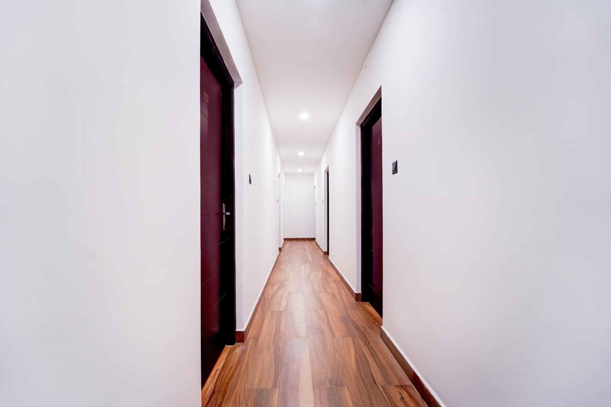 Super Hotel O Gandhi Nagar Near South Railway Backgate Kochi Εξωτερικό φωτογραφία